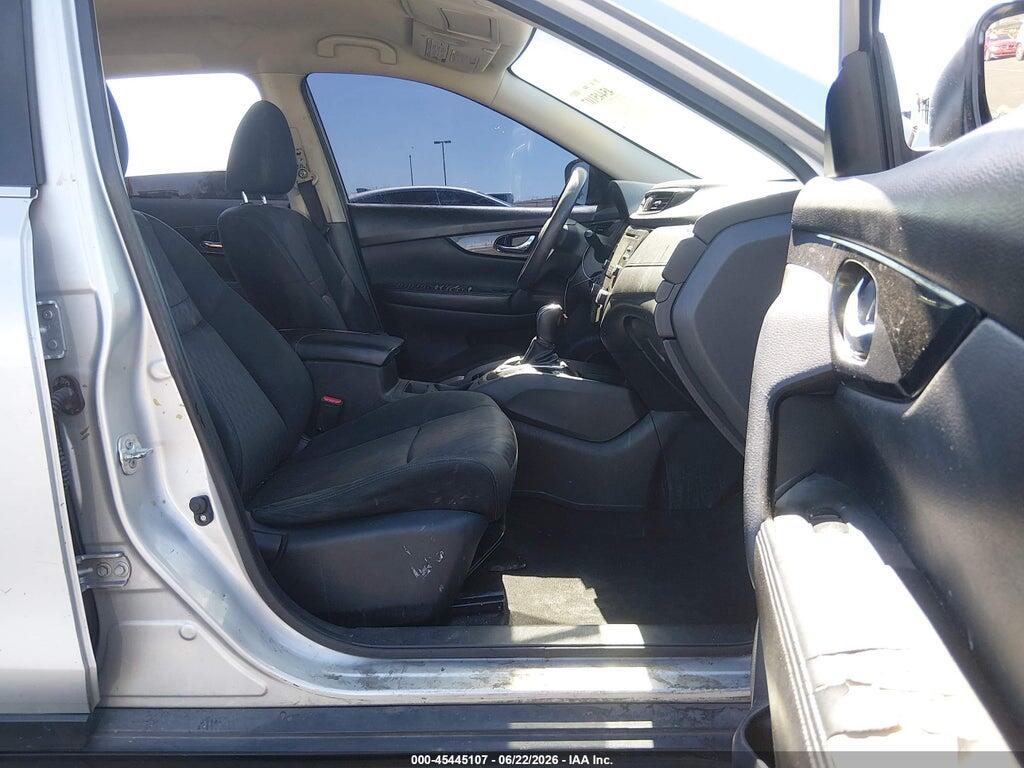 JN8AT2MT1HW134072 2017 NISSAN ROGUE photo no. 5