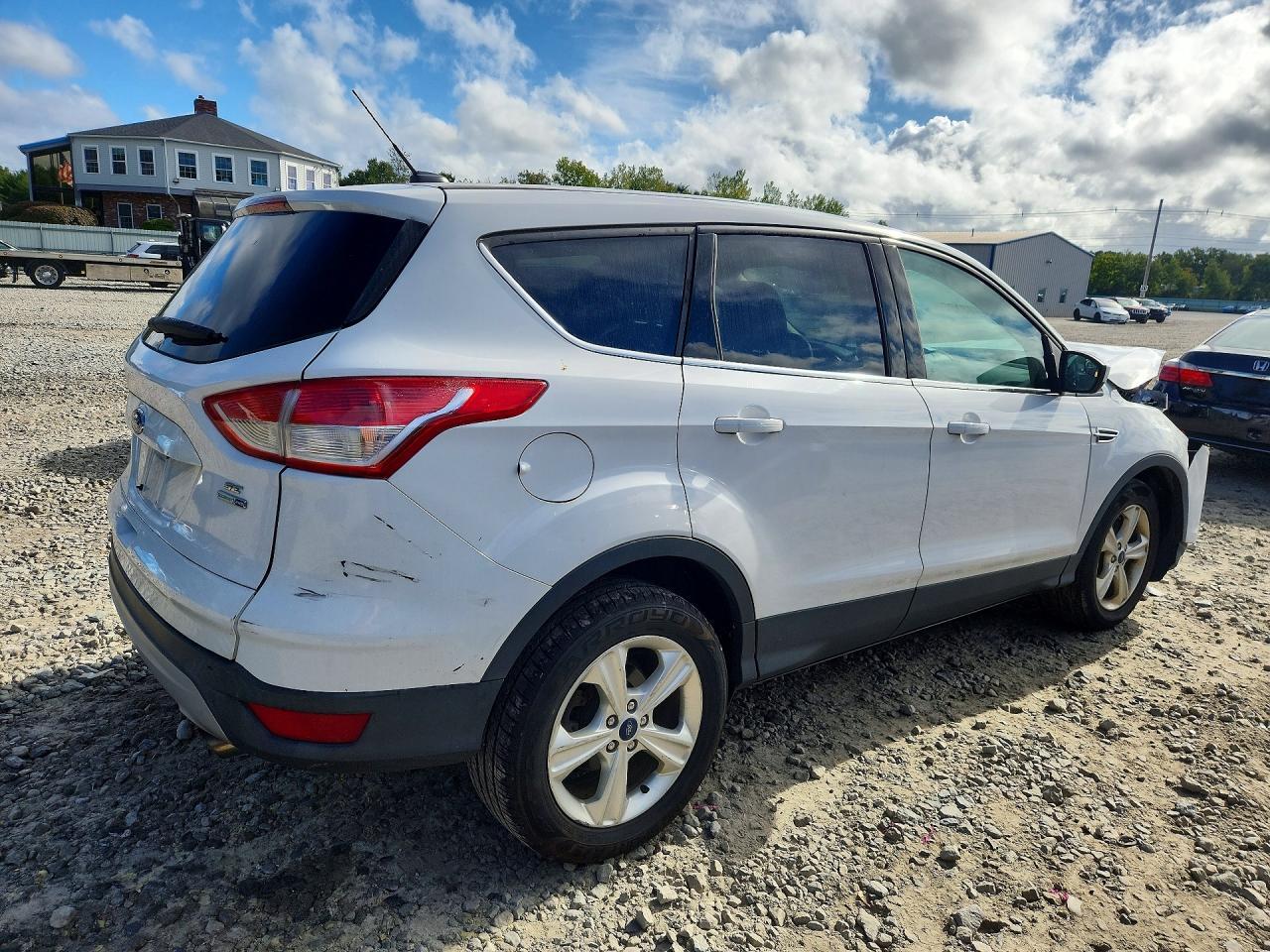 2015 FORD ESCAPE SE — Фото 3 из 13
