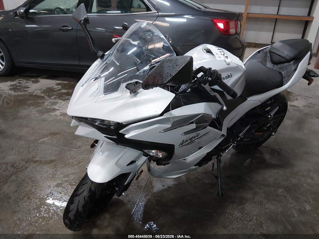 ML5EXGH17SDA58719 2025 KAWASAKI EX500 photo no. 2