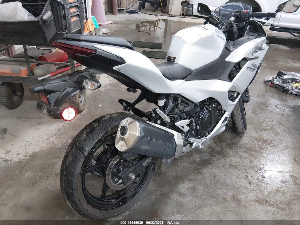 ML5EXGH17SDA58719 2025 KAWASAKI EX500 photo no. 4
