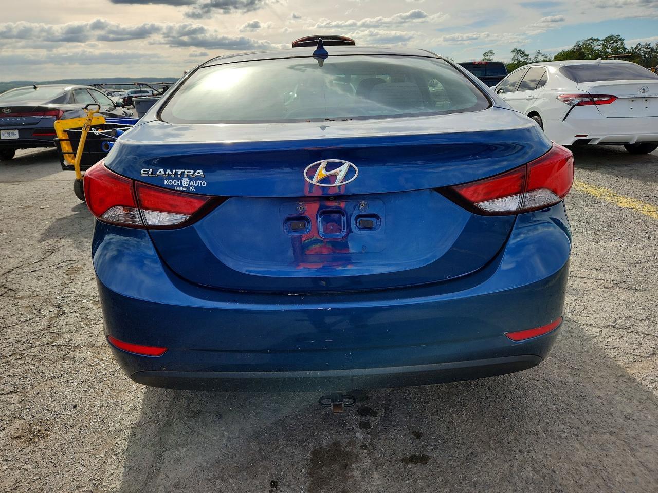 2015 HYUNDAI ELANTRA SE — Фото 6 из 12