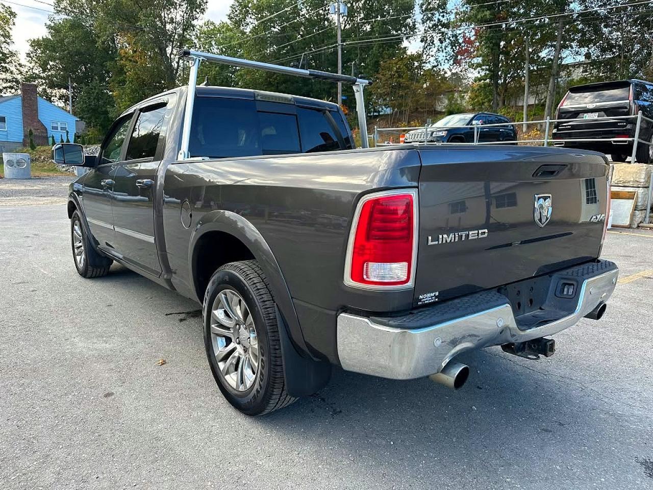 2015 RAM 1500 LONGHORN — Фото 2 из 10