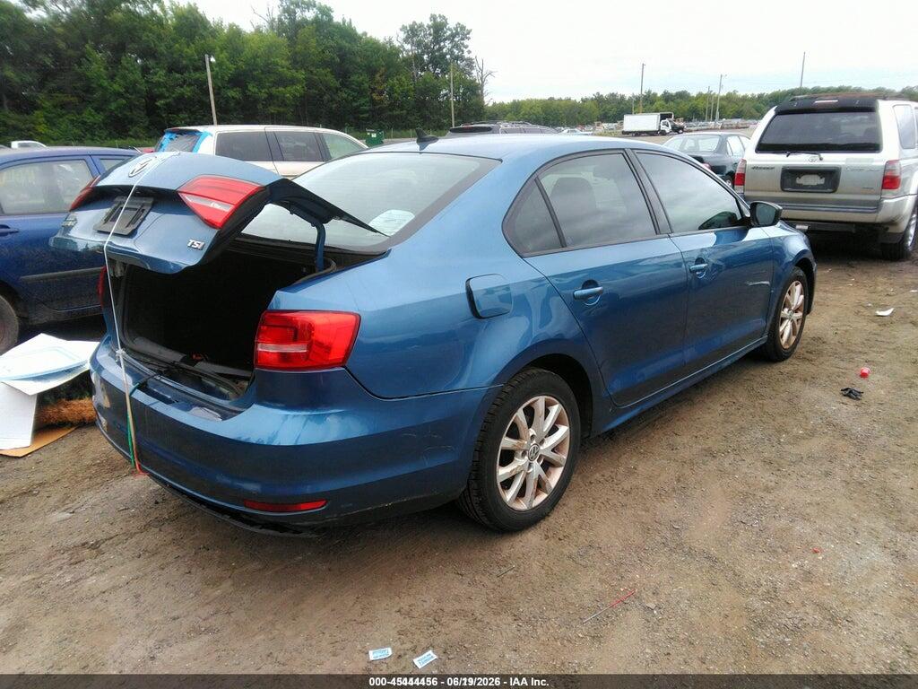 3VWD17AJ9FM318443 2015 VOLKSWAGEN JETTA photo no. 4