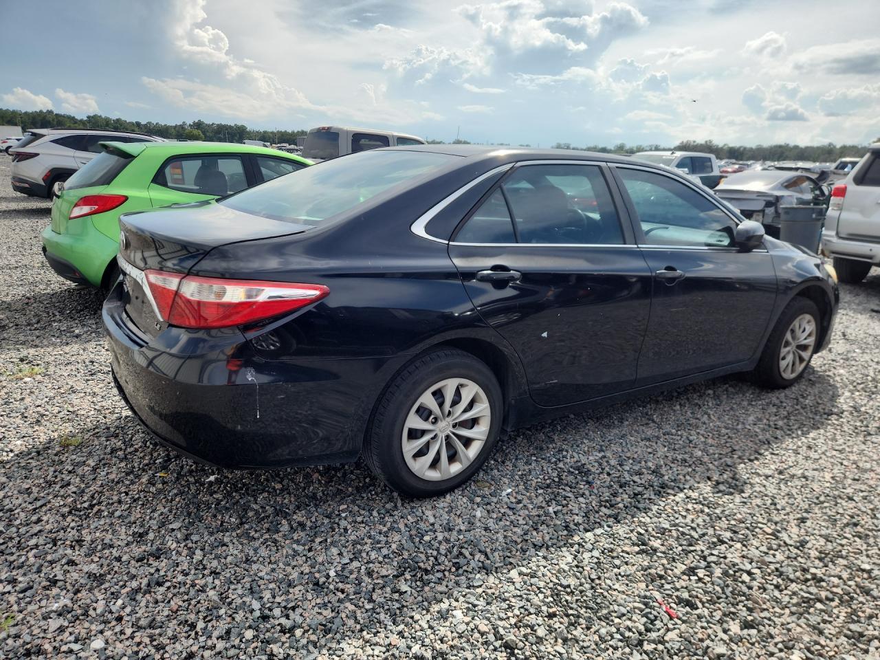 2015 TOYOTA CAMRY LE — Фото 3 из 12