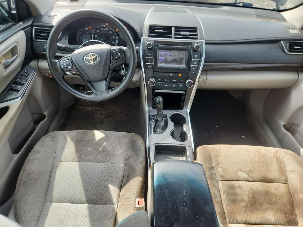 2015 TOYOTA CAMRY LE — Фото 8 из 12