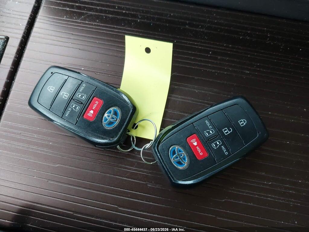 5TDBSKFC7MS010205 2021 TOYOTA SIENNA photo no. 11