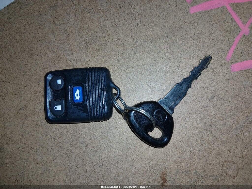 1YVGF22F925294623 2002 MAZDA 626 photo no. 11