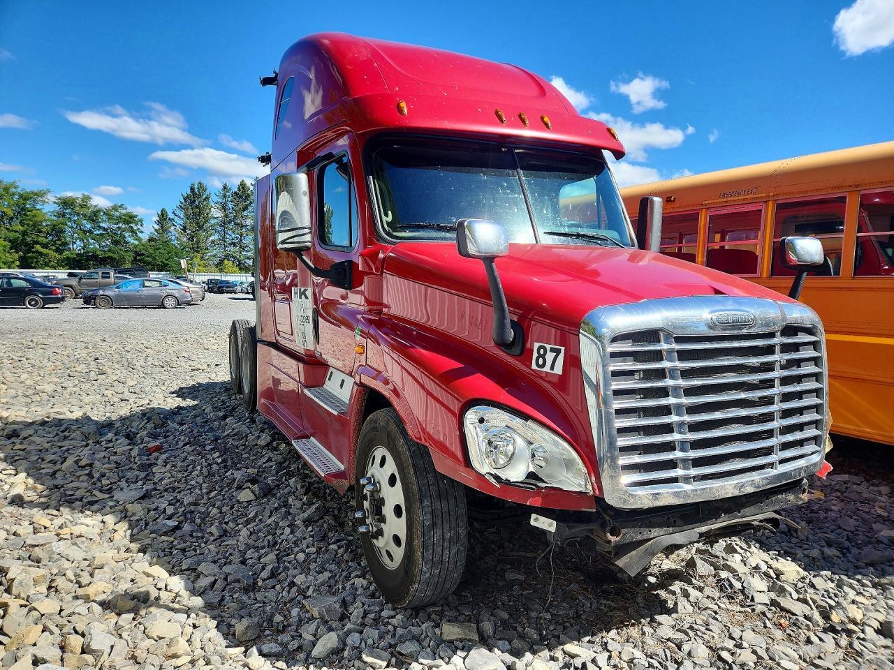 2016 FREIGHTLINER CASCADIA 125 SEMI TRUCK — Фото 4 из 13
