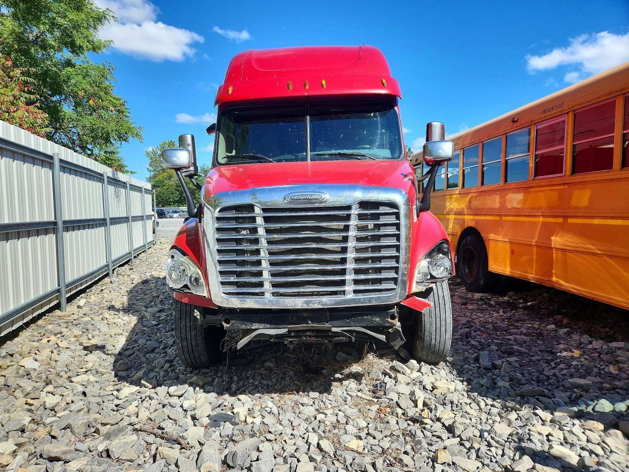 2016 FREIGHTLINER CASCADIA 125 SEMI TRUCK — Фото 5 из 13