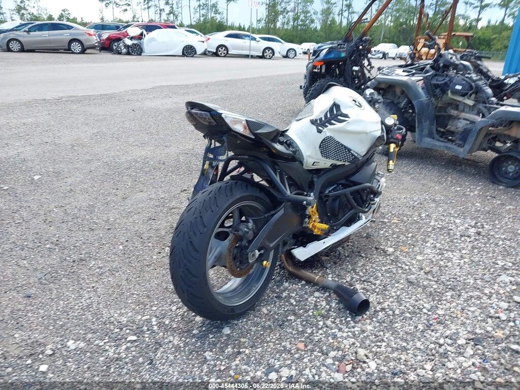 JS1GN7FA7B2102745 2011 SUZUKI GSX-R600 photo no. 4