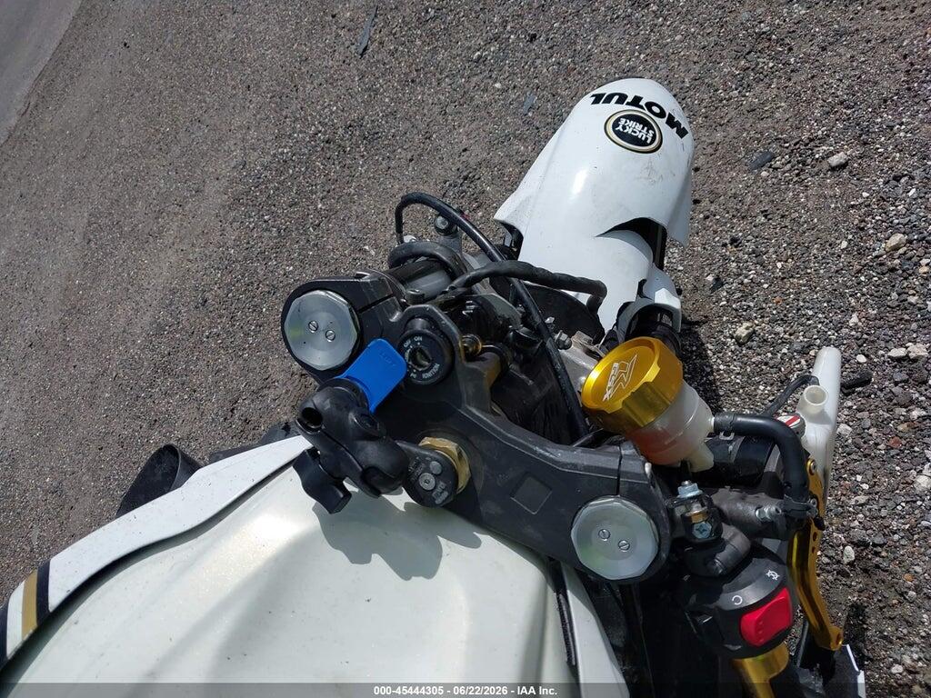 JS1GN7FA7B2102745 2011 SUZUKI GSX-R600 photo no. 7