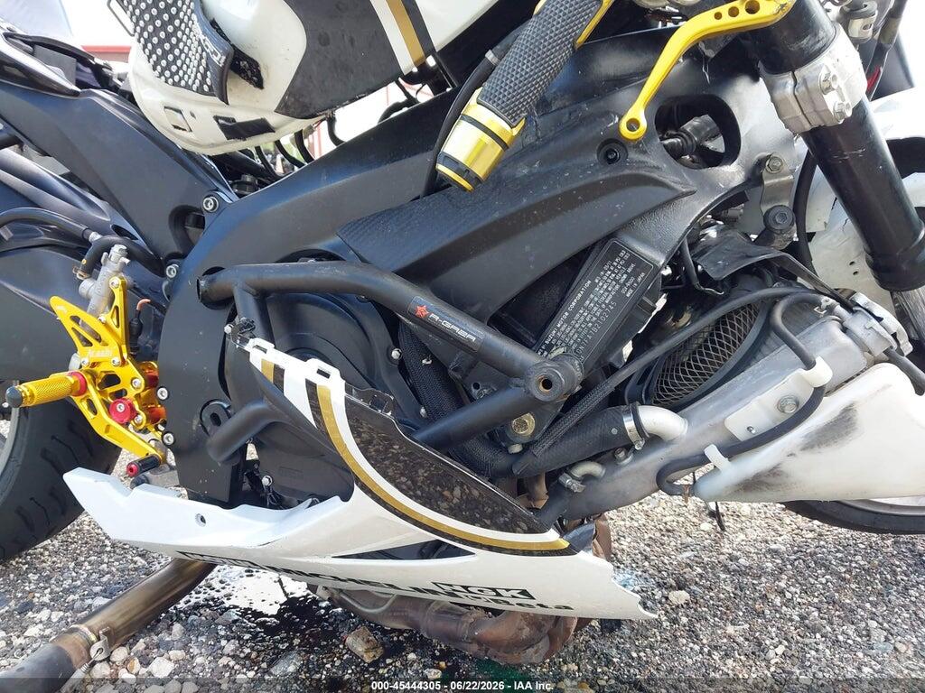 JS1GN7FA7B2102745 2011 SUZUKI GSX-R600 photo no. 8
