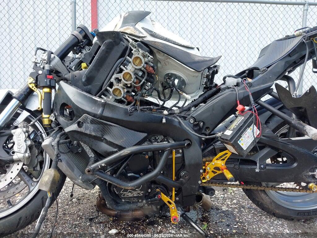 JS1GN7FA7B2102745 2011 SUZUKI GSX-R600 photo no. 9