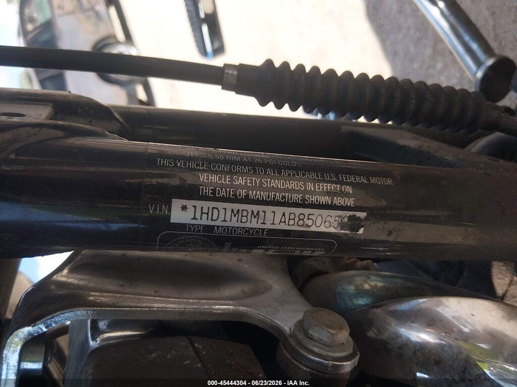 1HD1MBM11AB850652 2010 HARLEY-DAVIDSON FLHXXX photo no. 10