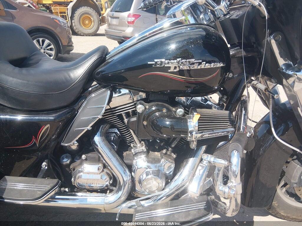 1HD1MBM11AB850652 2010 HARLEY-DAVIDSON FLHXXX photo no. 8