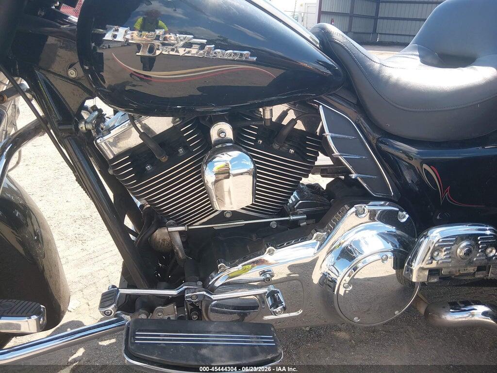 1HD1MBM11AB850652 2010 HARLEY-DAVIDSON FLHXXX photo no. 9