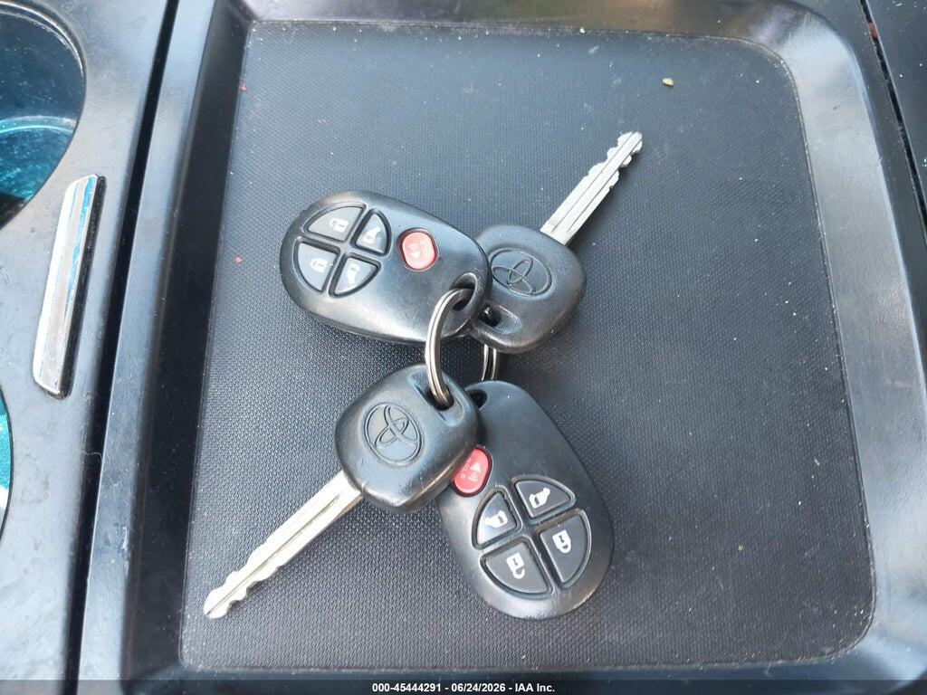 5TDKK3DC4BS157393 2011 TOYOTA SIENNA photo no. 11