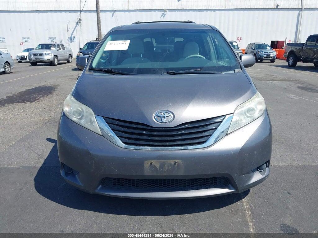 5TDKK3DC4BS157393 2011 TOYOTA SIENNA photo no. 12