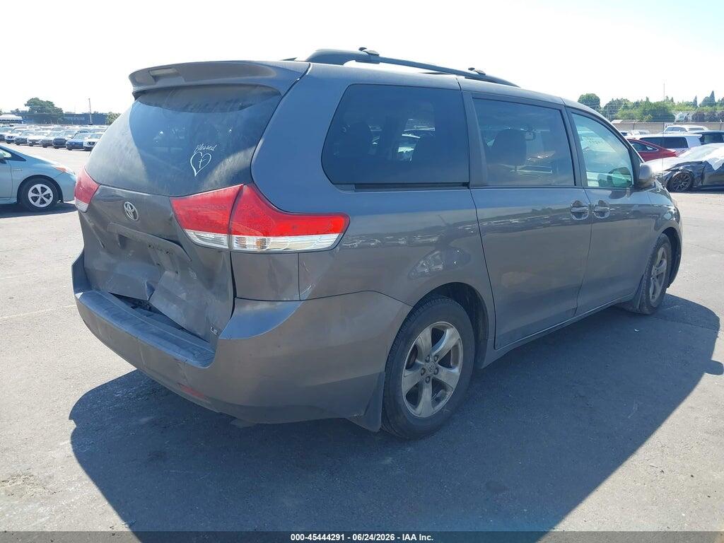 5TDKK3DC4BS157393 2011 TOYOTA SIENNA photo no. 4