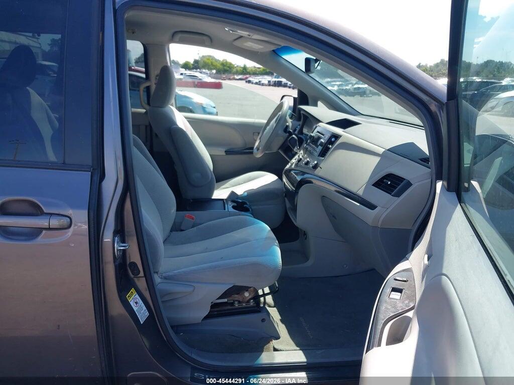 5TDKK3DC4BS157393 2011 TOYOTA SIENNA photo no. 5
