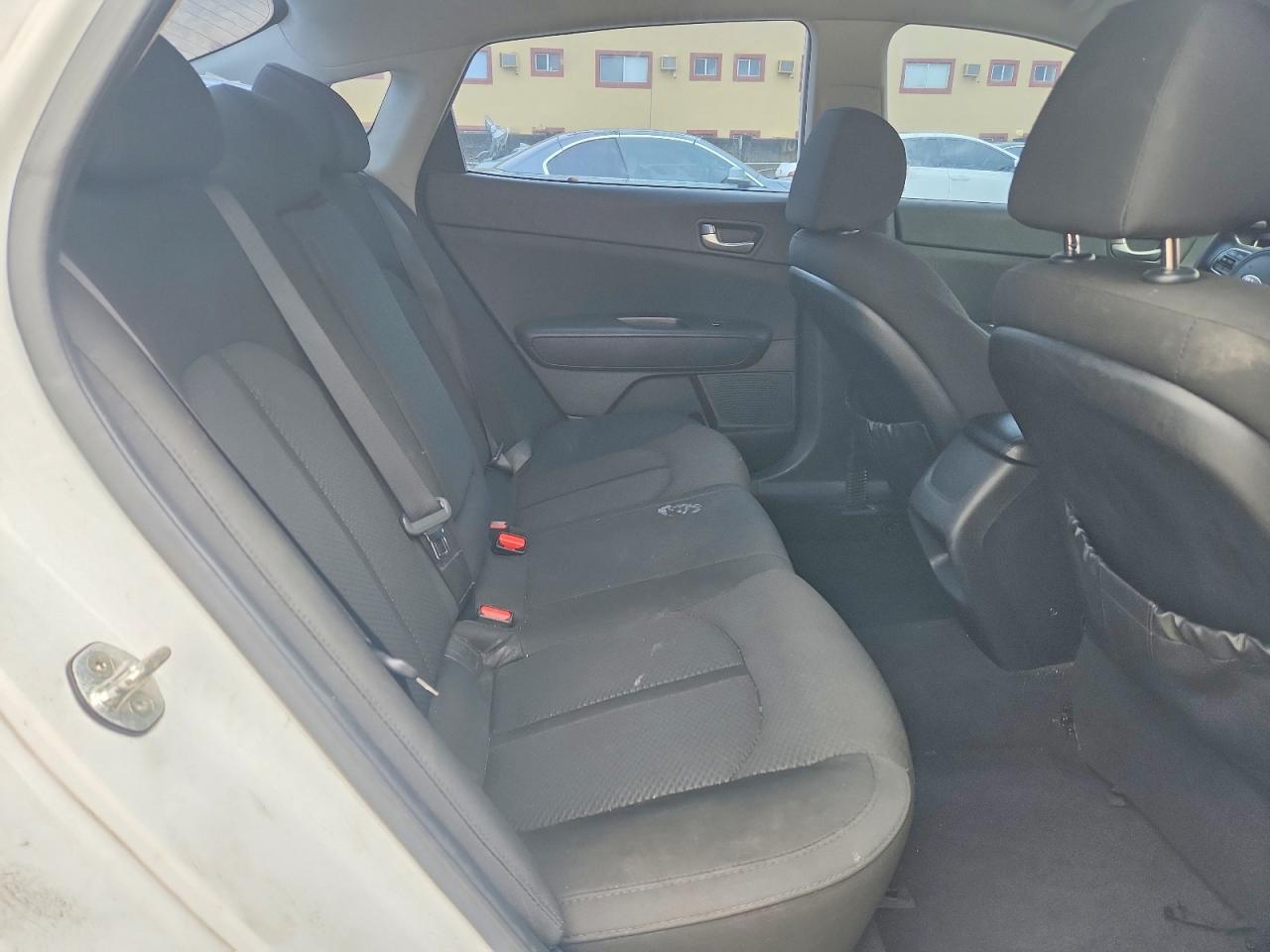 2017 KIA OPTIMA LX — Фото 10 из 12