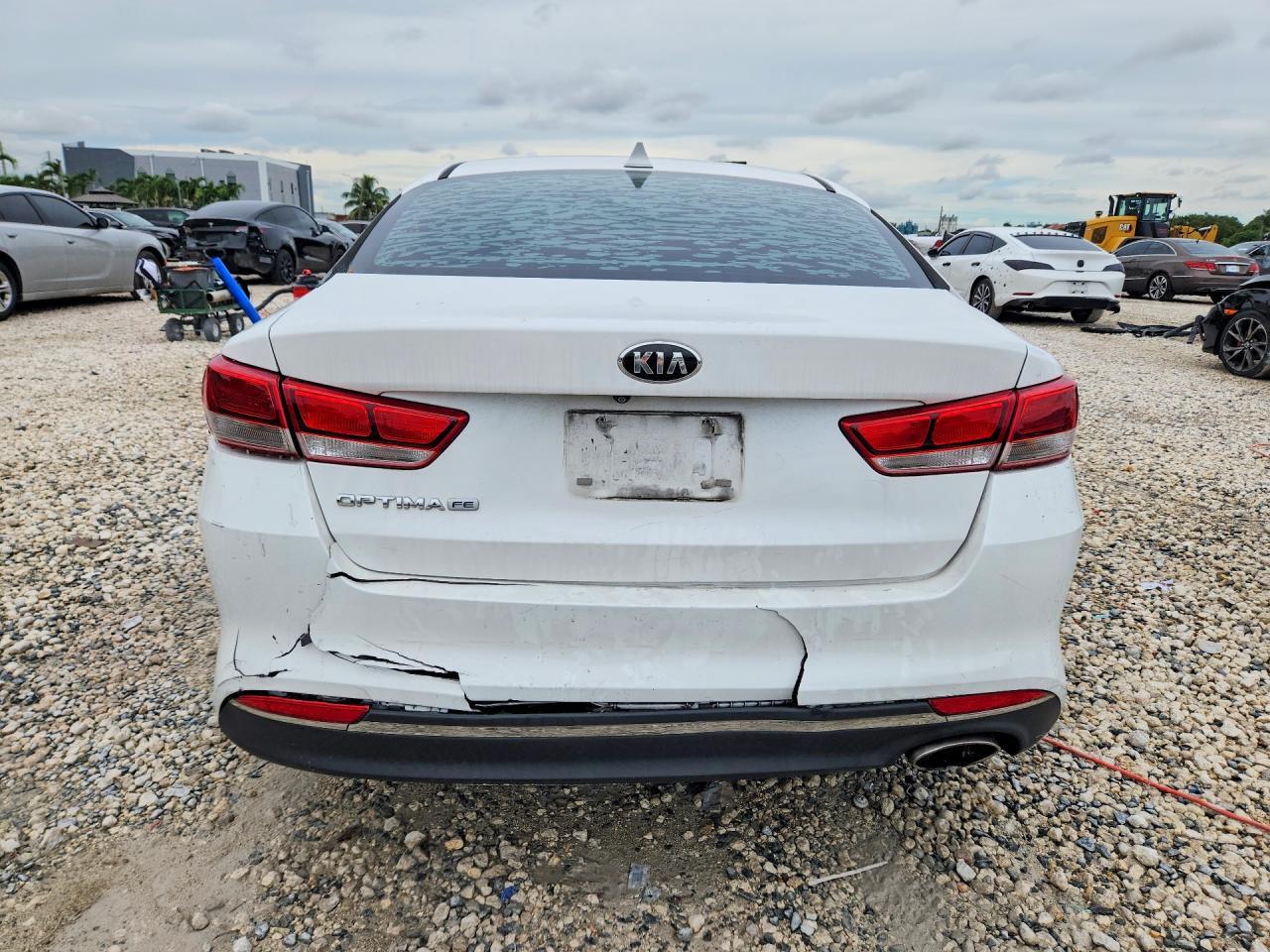 2017 KIA OPTIMA LX — Фото 6 из 12