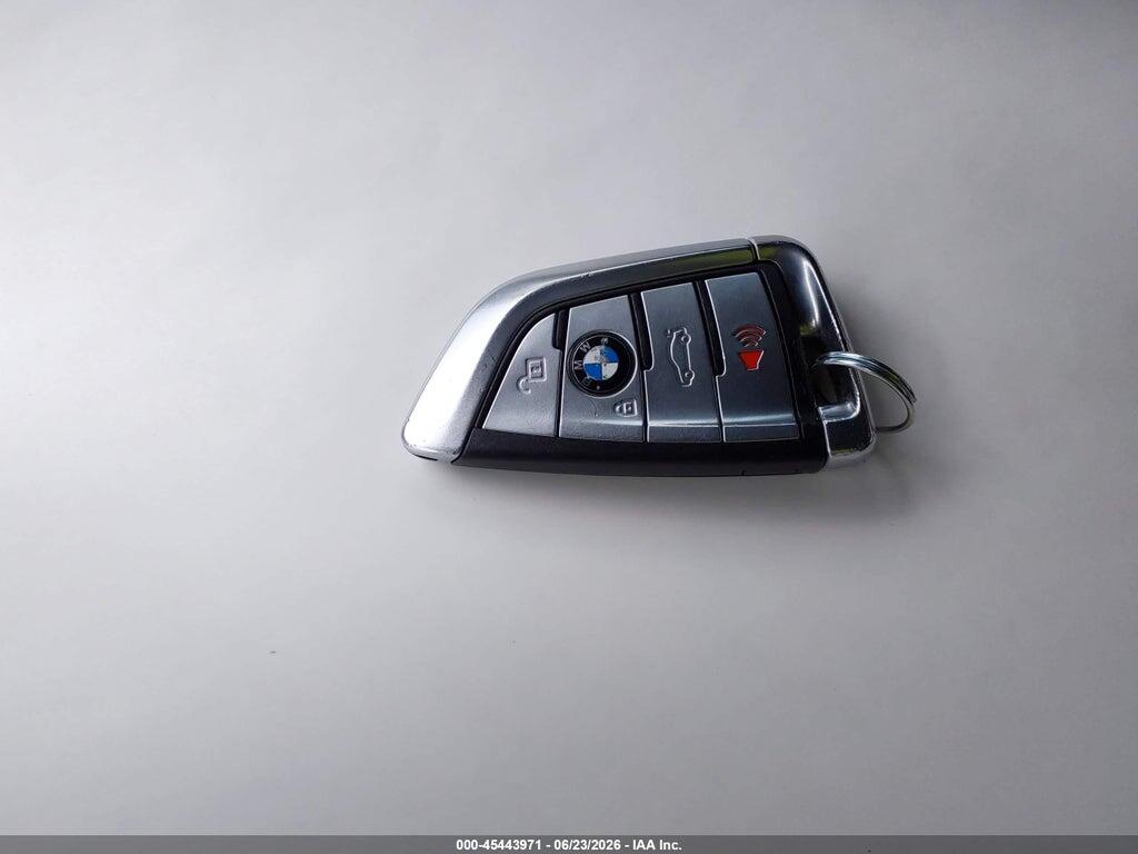 WBA7U2C08MCE47559 2021 BMW 750I photo no. 11