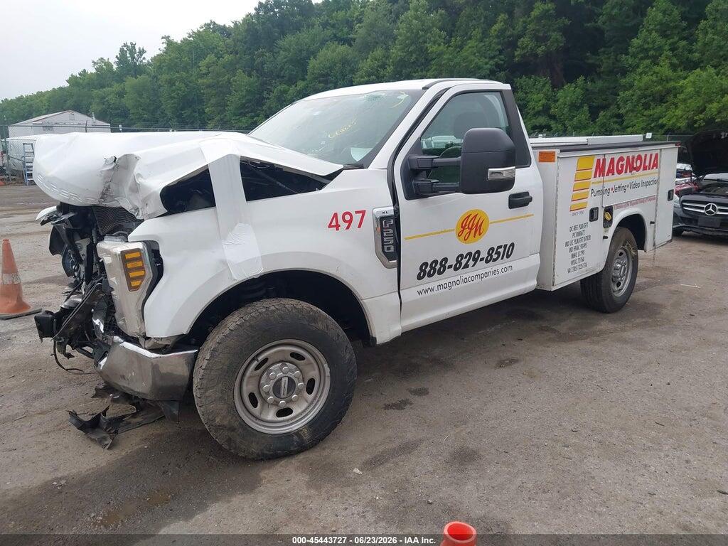 1FTBF2A66JEB16684 2018 FORD F-250 photo no. 2