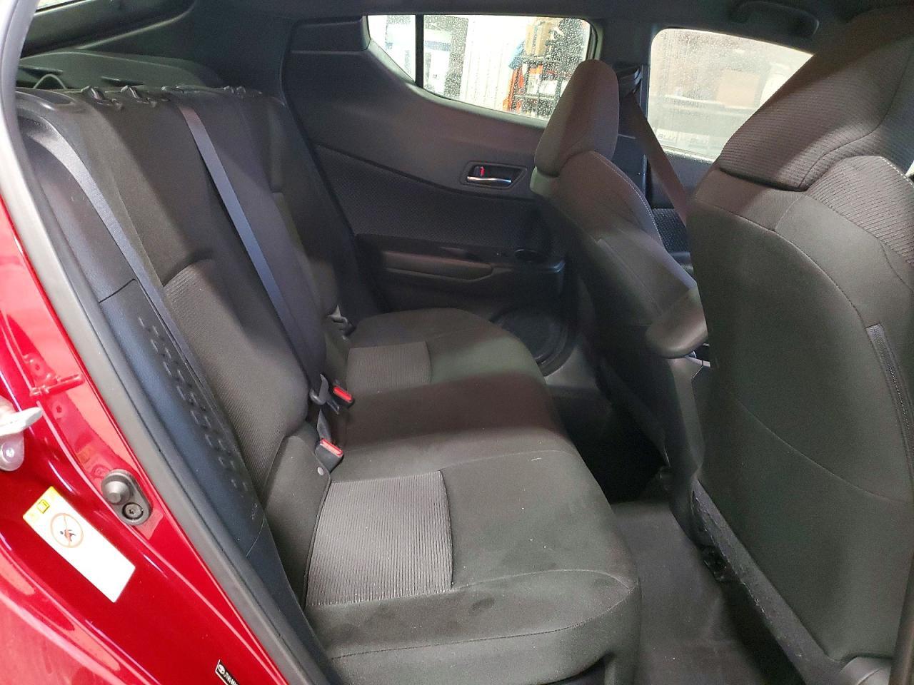 2018 TOYOTA C-HR XLE PREMIUM — Фото 10 из 12