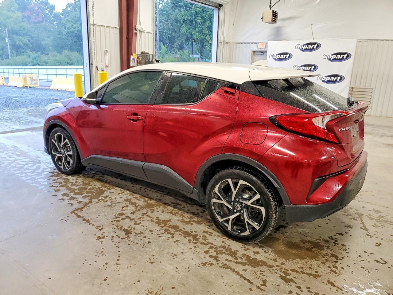 2018 TOYOTA C-HR XLE PREMIUM — Фото 2 из 12
