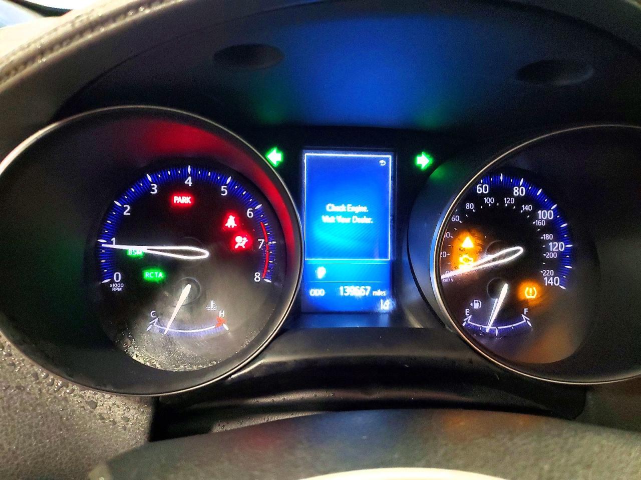 2018 TOYOTA C-HR XLE PREMIUM — Фото 9 из 12