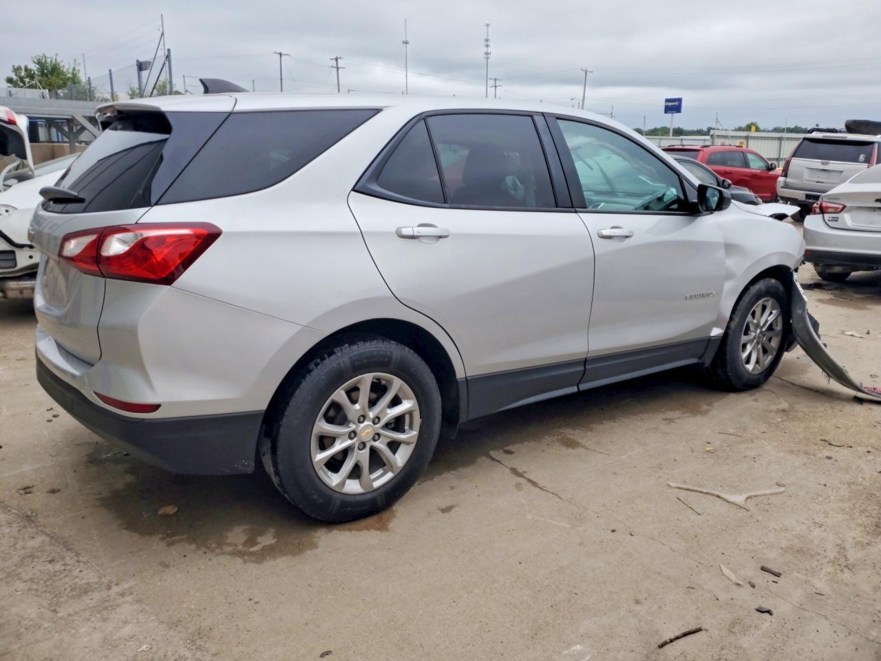 2019 CHEVROLET EQUINOX LS — Фото 3 из 13