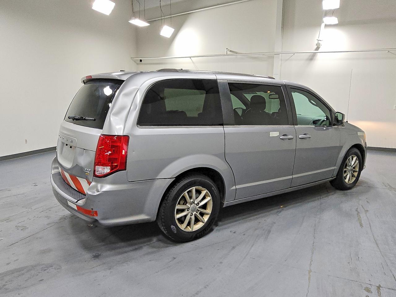 2019 DODGE GRAND CARAVAN SXT — Фото 3 из 13