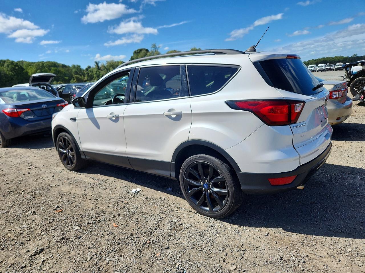 2019 FORD ESCAPE SE — Фото 2 из 13