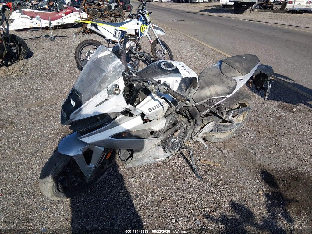 JS1EM13B4R7101618 2024 SUZUKI GSX800 photo no. 2