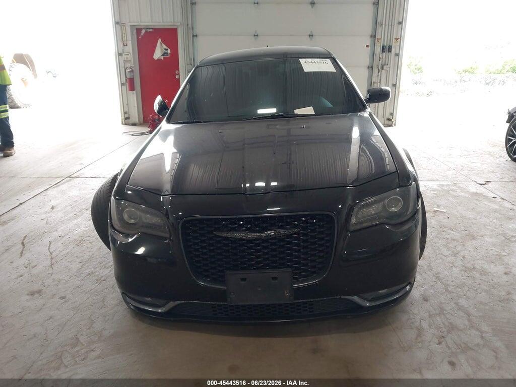 2C3CCAGG0GH183035 2016 CHRYSLER 300 photo no. 12