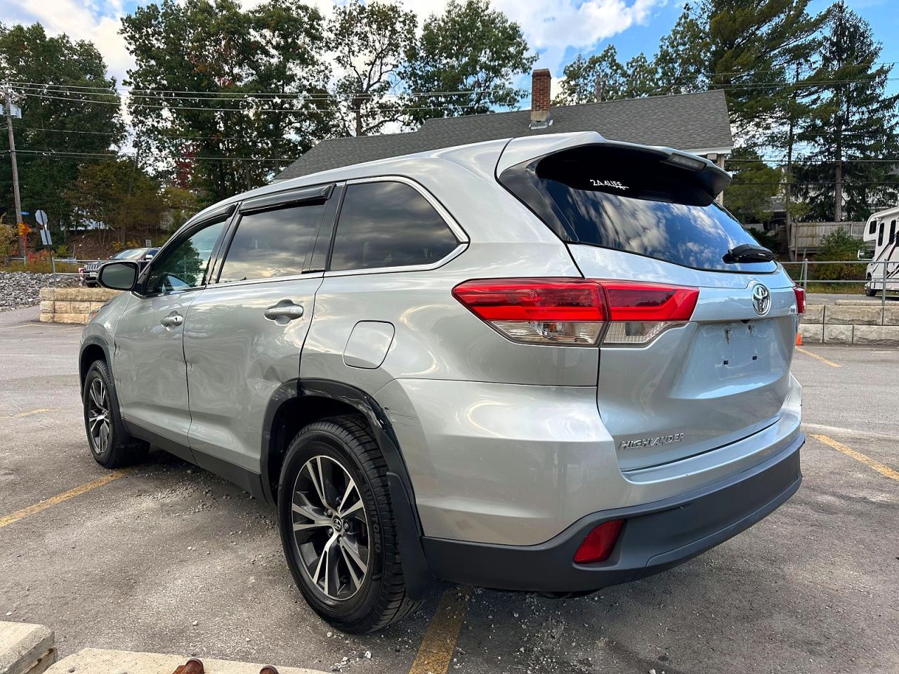 2019 TOYOTA HIGHLANDER LE — Фото 2 из 10
