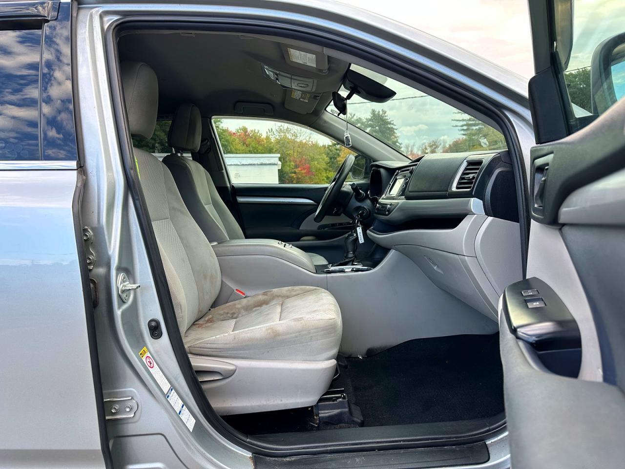 2019 TOYOTA HIGHLANDER LE — Фото 7 из 10