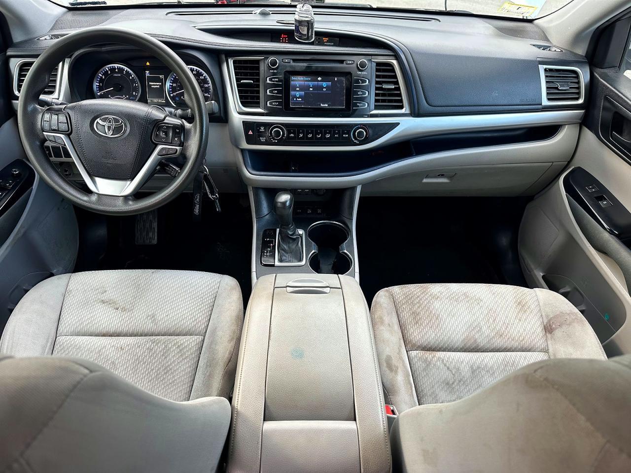 2019 TOYOTA HIGHLANDER LE — Фото 9 из 10