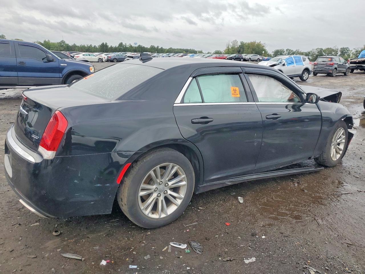 2020 CHRYSLER 300 TOURING — Фото 3 из 12
