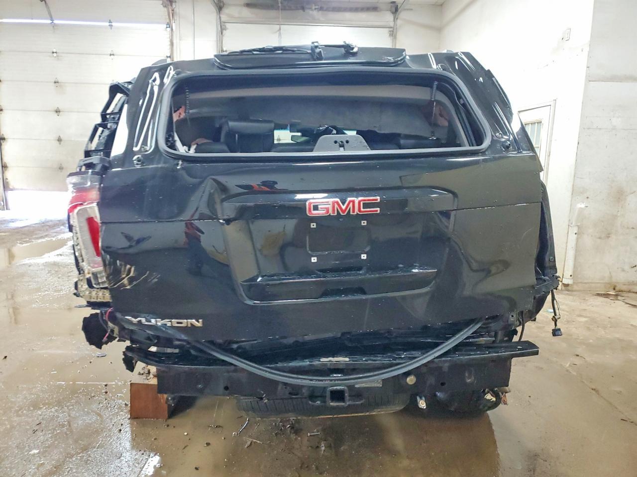 2020 GMC YUKON SLT — Фото 6 из 14