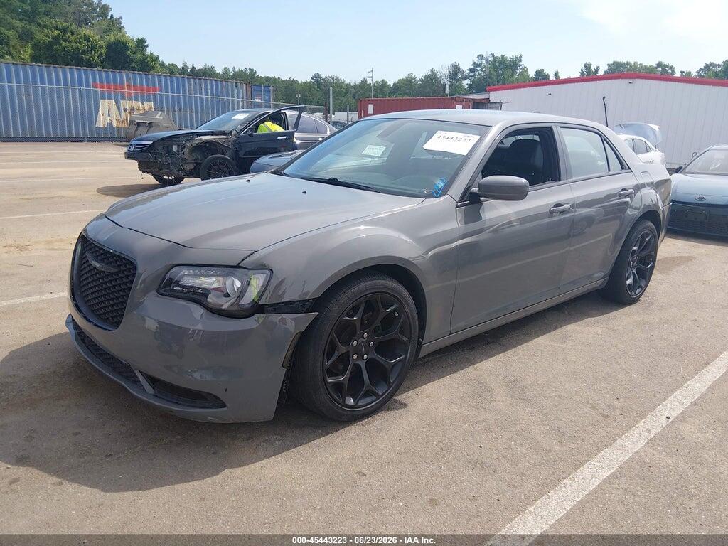 2C3CCABG4KH515428 2019 CHRYSLER 300 photo no. 2