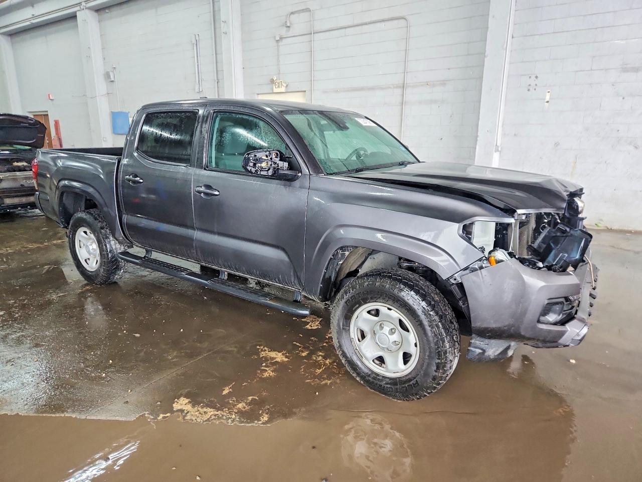 2020 TOYOTA TACOMA SR — Фото 4 из 12