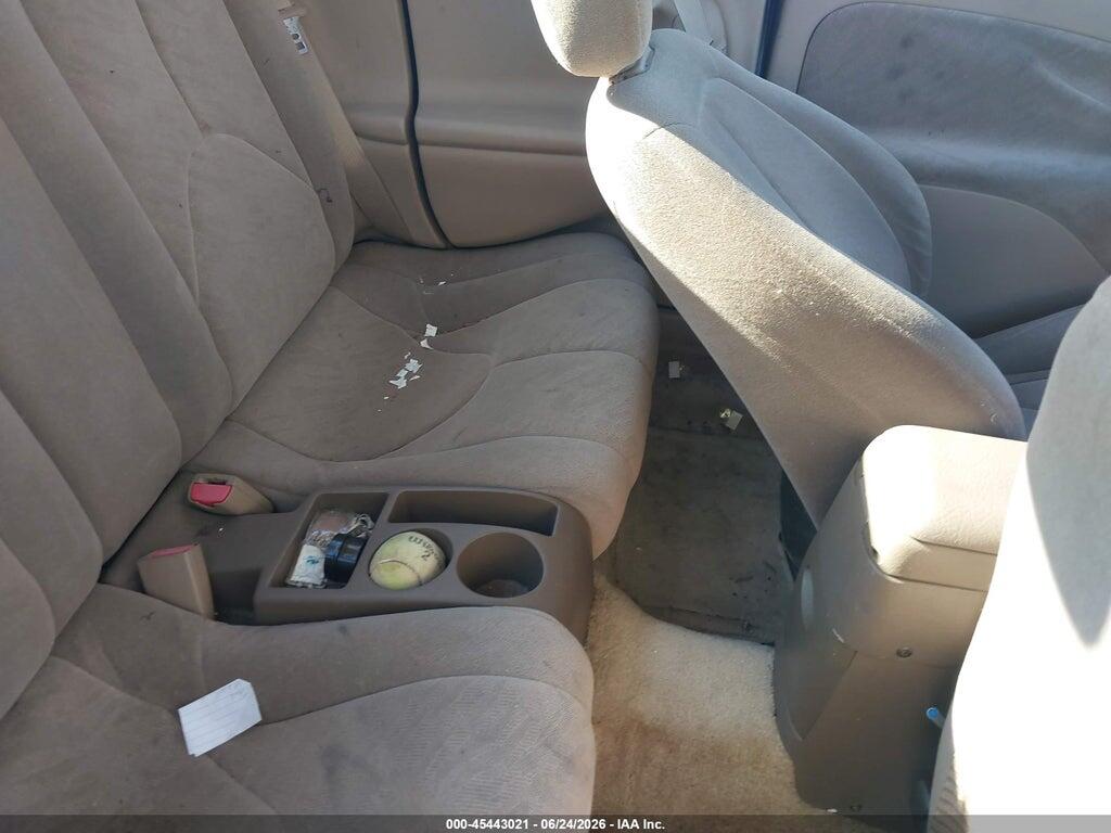 1G8ZY12772Z145304 2002 SATURN S-SERIES photo no. 8