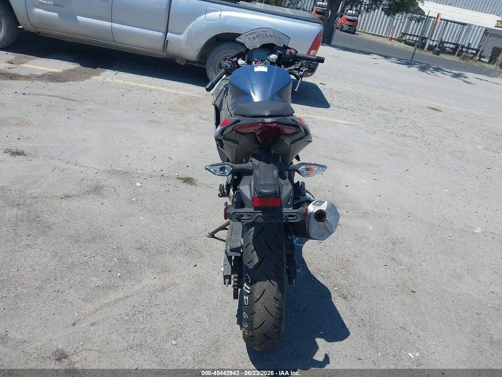 ML5EXGG17TDA79170 2026 KAWASAKI EX500 photo no. 6