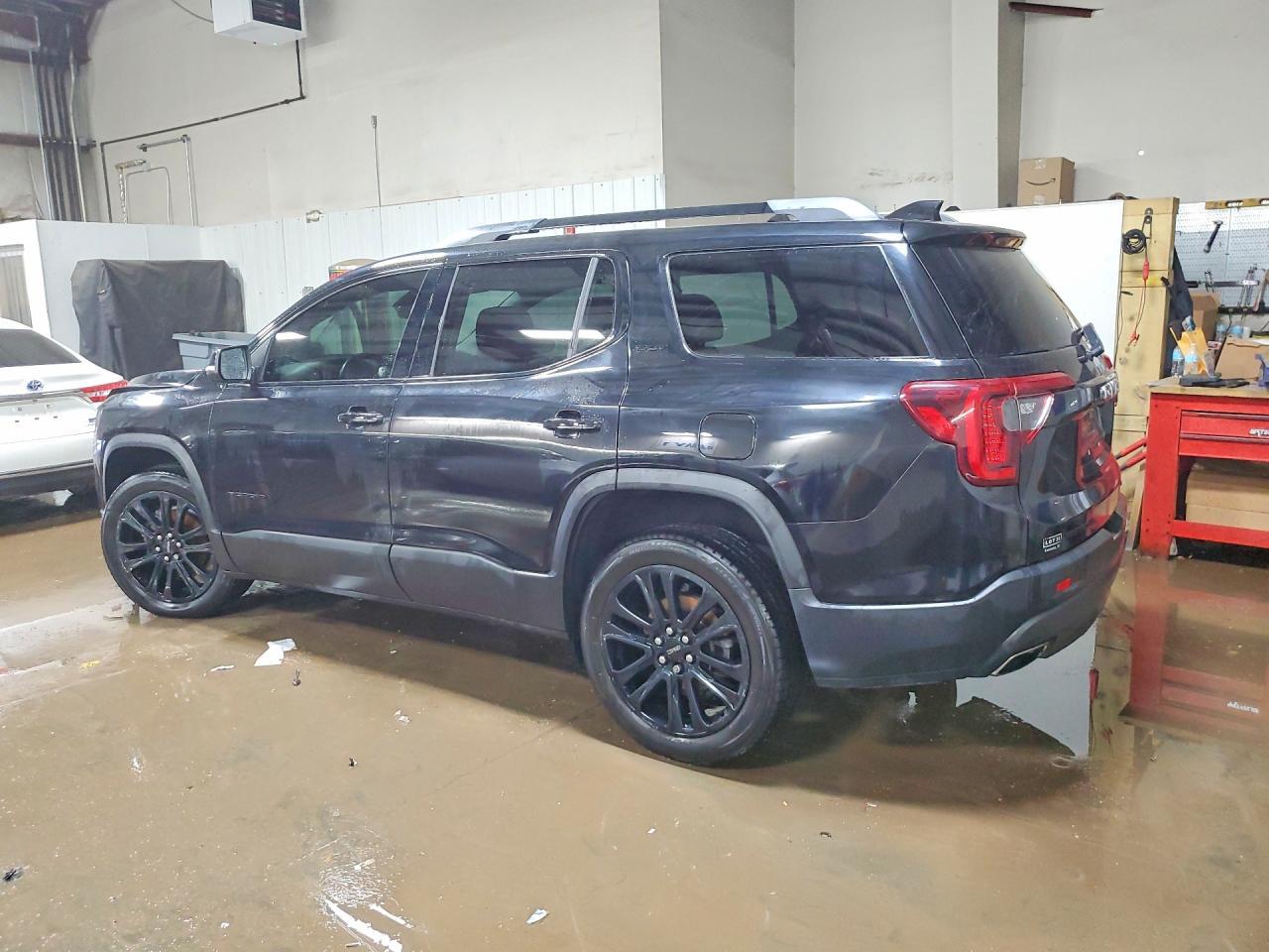 2022 GMC ACADIA SLT — Фото 2 из 12