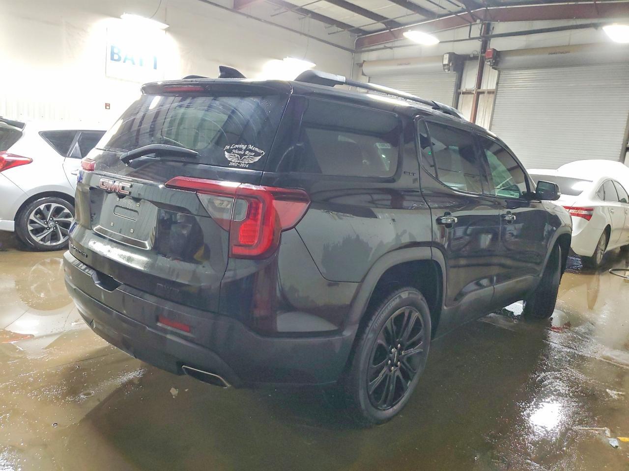 2022 GMC ACADIA SLT — Фото 3 из 12