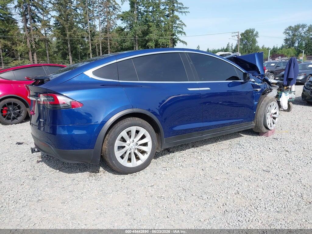 5YJXCBE29JF090358 2018 TESLA MODEL X photo no. 4