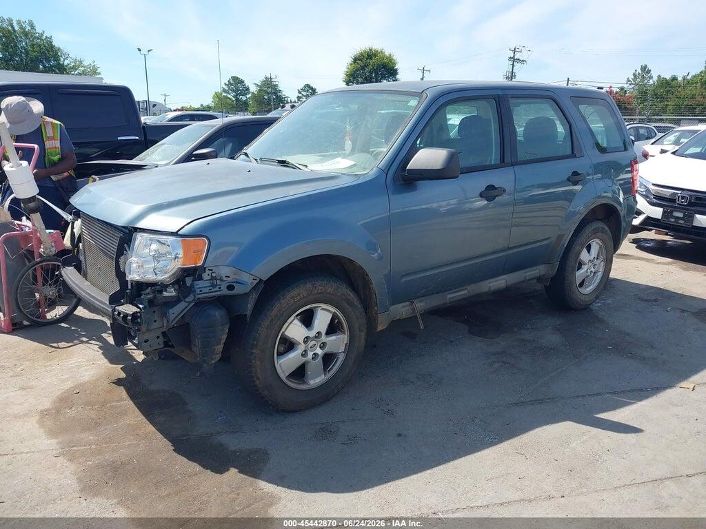 1FMCU0C74BKC16186 2011 FORD ESCAPE photo no. 2