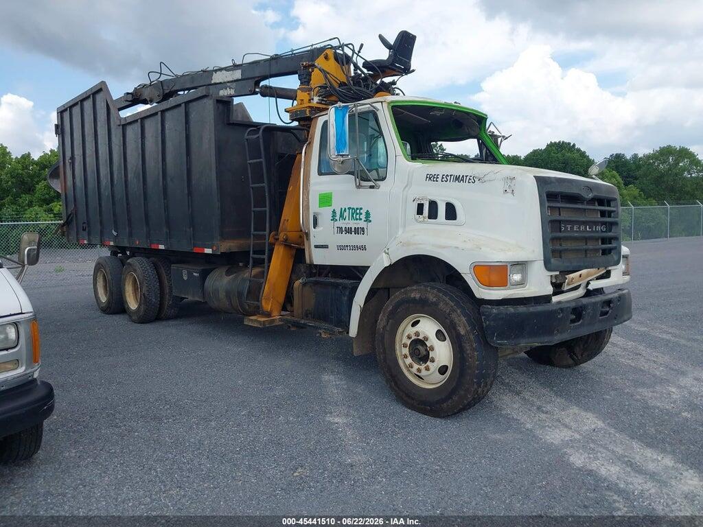 2FZHAZAS44AM29756 2004 STERLING TRUCK LT photo no. 1